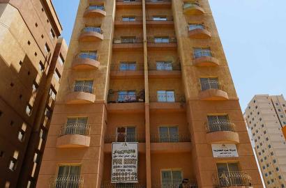 Two rooms, two bathrooms, a hall and a kitchen in Mahboula