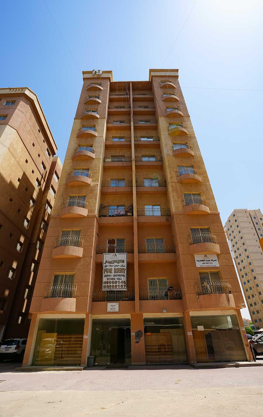 Two rooms, two bathrooms, a hall and a kitchen in Mahboula